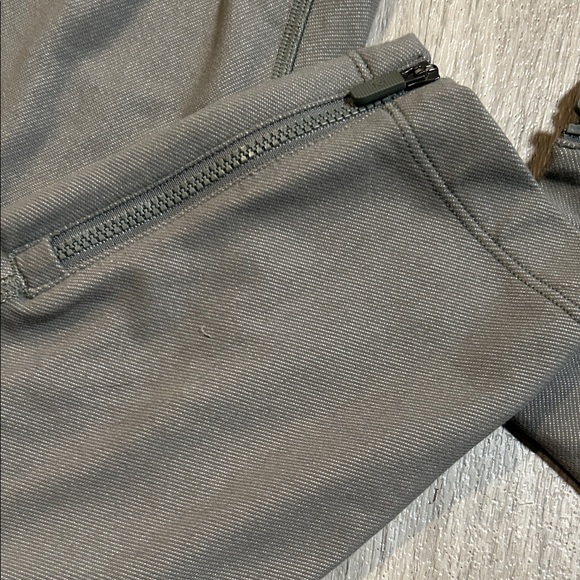Lululemon Athletica Olive Cargo Leggings - Picture 4 of 15